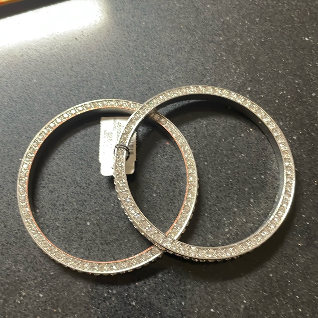 2 Chicos Bracelets Very Nice 20$